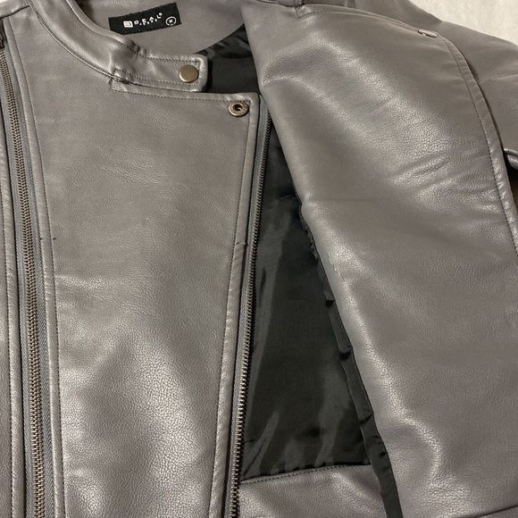 Leather Jacket - Picture 2 of 6